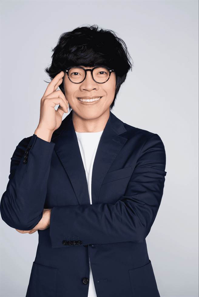 OWNDAYS找来卢广仲演绎多款富潮流感又耐用眼镜。（OWNDAYS提供）