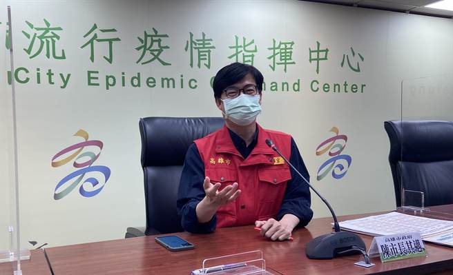 針對BA4.BA5的風險，陳其邁也呼籲民眾別太擔心，有接觸才有風險，但若有境外移入的親友也得多加注意。（楊舒婷攝）