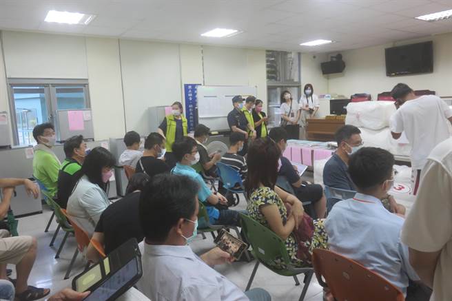 台灣宜蘭地方檢察署首次與法務部行政執行署宜蘭分署，在昨（5日）下午3時進行123聯合拍賣，圓滿結束，挹注國庫約126萬元。（法務部行政執行署宜蘭分署提供／吳佩蓉宜蘭傳真）