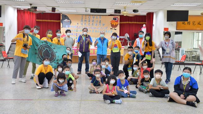 南大土撥鼠康輔社至臺南市大恩里社區舉辦「大嘴鳥成長活力營」。(圖/國立臺南大學提供)