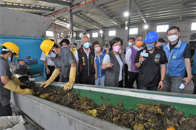 彰县府争取中央补助经费，扩建彰化县田尾堆肥中心二厂，6日举行启用仪式，预期未来厨余处理量，可从每个年4800公吨提升到7200公吨。（彰化县政府提供／吴敏菁彰化传真）