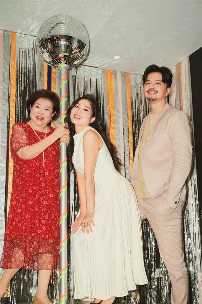 陳淑芳（左起）、阮秋姮、及江常輝6日出席《徘徊年代》記者會。（傳影提供）