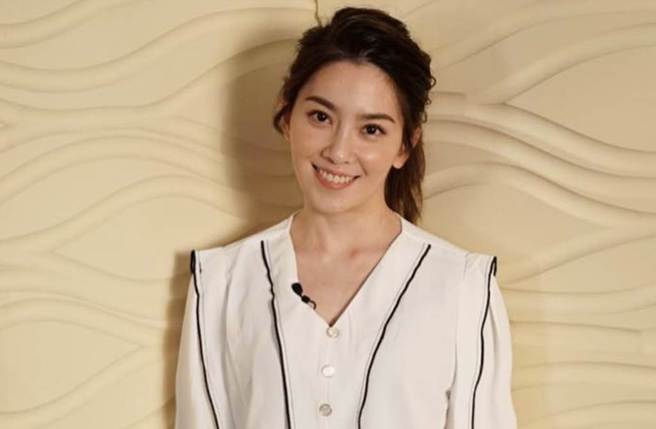 「最美博士」許藍方不倫戀案件，今天遭法官判賠50萬元，全案可上訴。(圖／許藍方臉書)