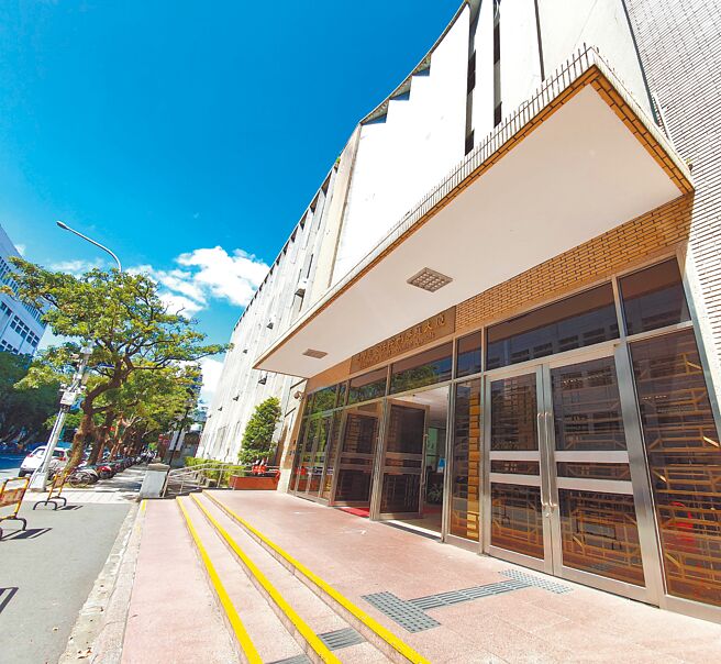 学童波比跳重演纷争过程，国小遭判赔16万多元。（本报资料照片）