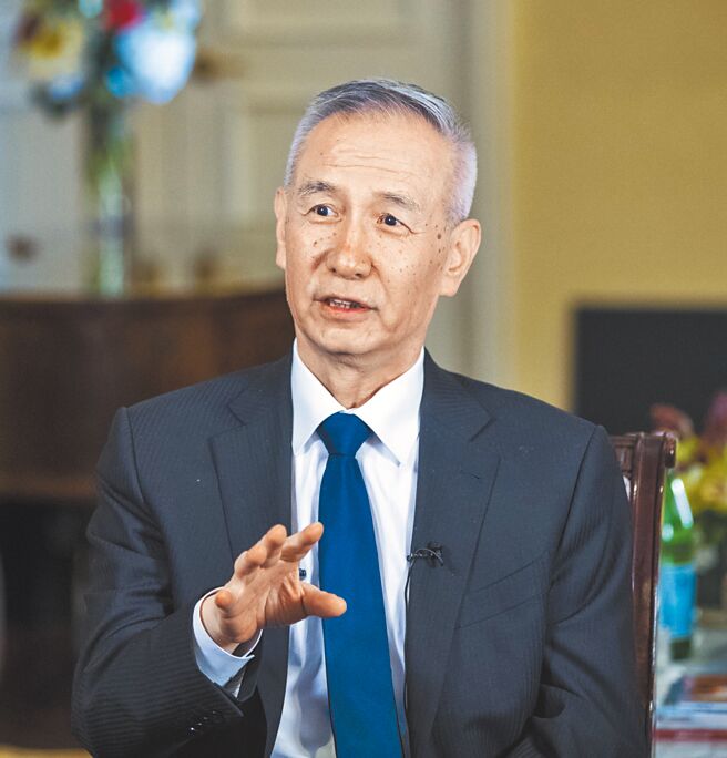 中国国务院副总理刘鹤（见图）于5日与美国财政部长叶伦通电话，由于叶伦是主张削减中国进口品关税，外界认为，这是美国即将停止部分中国产品关税的徵兆。（新华社）