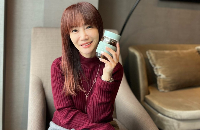 对日前外送员冒大雨送餐却被退订，萧彤雯有感，表示自家的习惯是，遇雨叫外送必给小费。(翻摄自萧彤雯脸书)