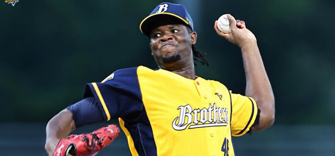 德保拉上演本季、生涯第2次完投完封胜。（中信兄弟提供）