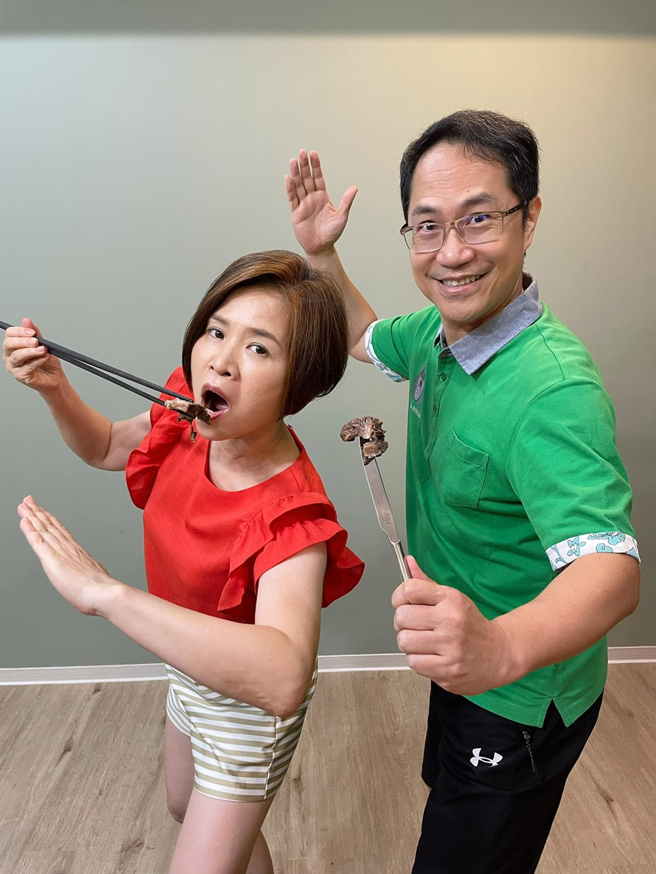 杨月娥和老公结婚多年相知相惜。（图／翻摄自杨月娥脸书）