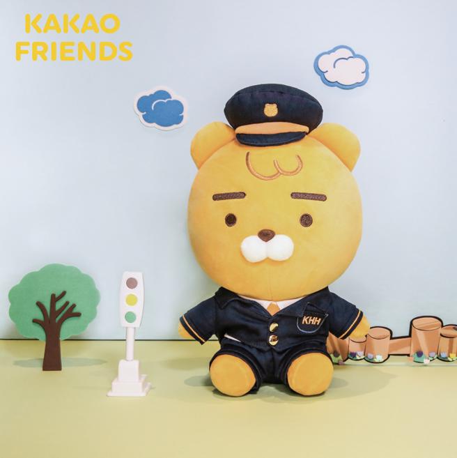 Global Mall新北中和店的「Kakao Friends LEMON TERRACE」快闪店推出「车长莱恩玩偶」，推荐价1099元。（Global Mall提供）