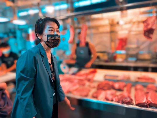 台北市副市長黃珊珊被議員質疑勤跑市場是為了選舉綁樁，黃珊珊20分鐘內臉書發問反嗆「認真做事也是問題？」（摘自黃珊珊臉書）