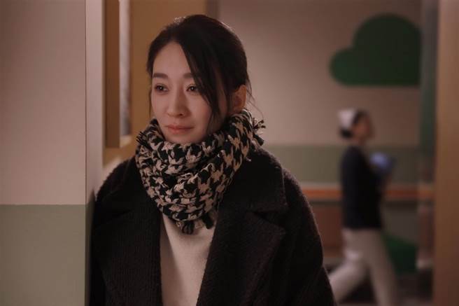 ｢冻龄女星｣李小冉为戏增肥扮苦情单亲妈。(中天娱乐台提供)