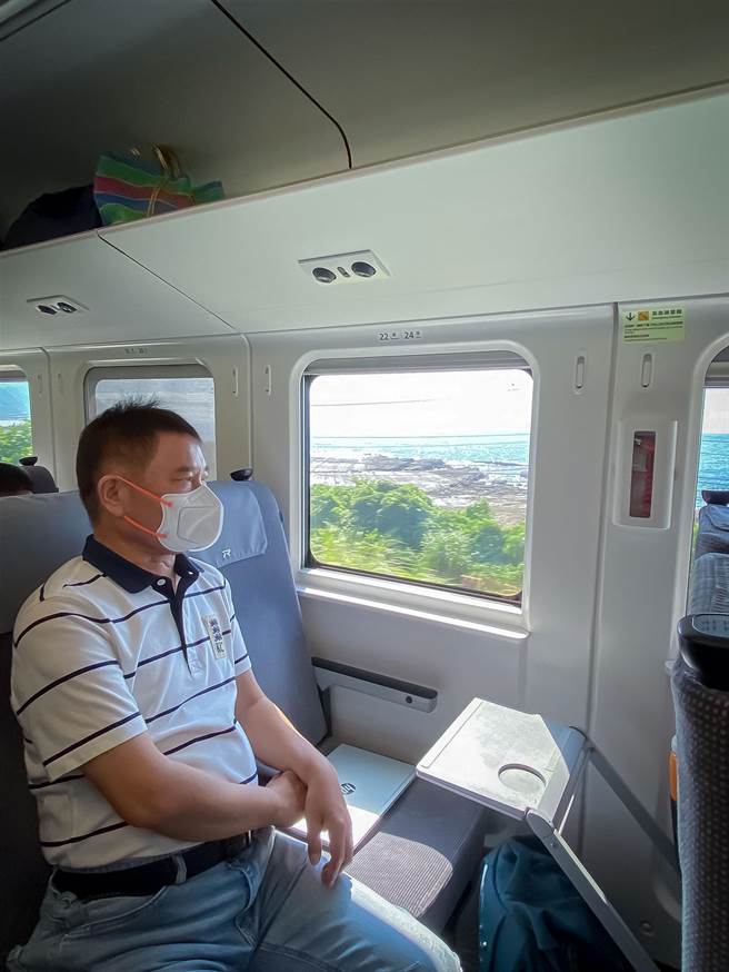 锺东锦表示，他今天上午将前往花莲声援花莲议长张峻。（摘自锺东锦脸书／李京升苗栗传真）