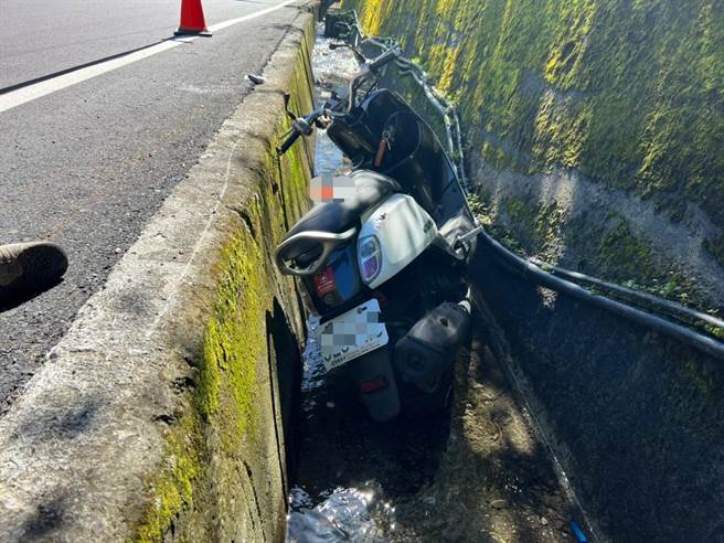 16歲少年無照騎機車撞山壁 頭顱破裂死亡。（民眾提供／廖志晃南投傳真）