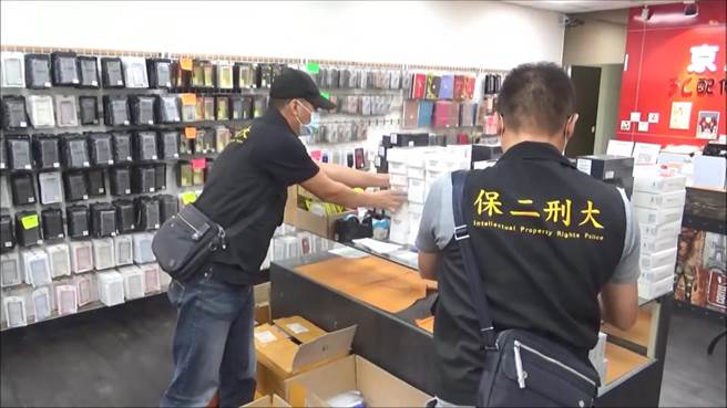 警方查扣山寨手机。（警方提供）