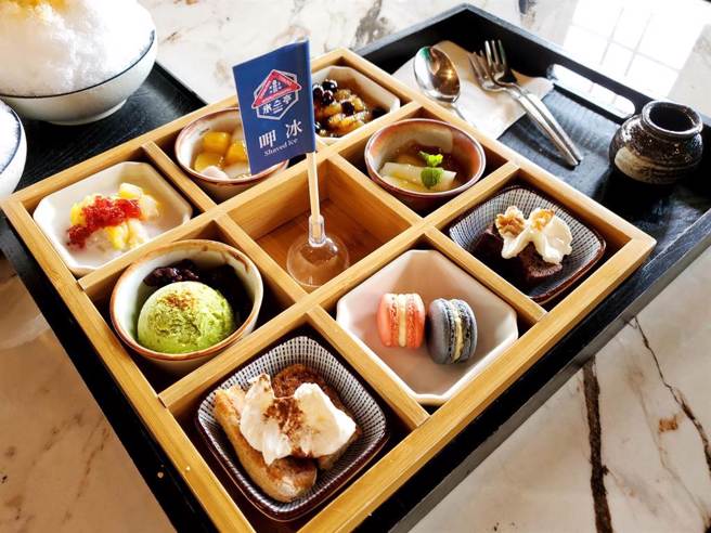 推出创意冰品「环游世界九宫格」，象徵高雄市与世界接轨。（高市史博馆提供／杨舒婷高雄传真）