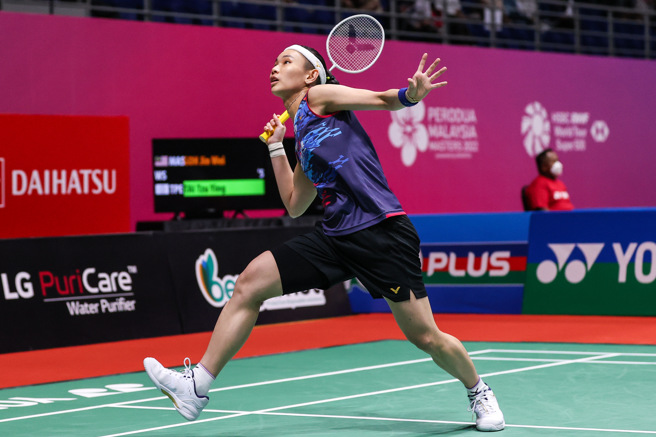 戴资颖奋力迎敌，打出逆转胜好球。（Badminton Photo提供）