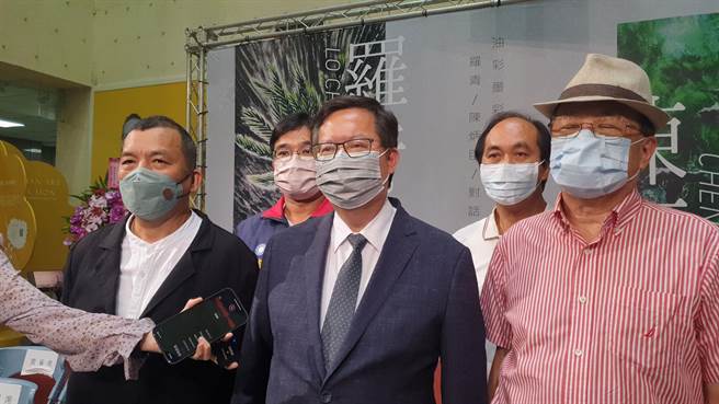 桃园市长郑文灿7日受访表示，学术论文的真假不是用口水来决定， 而且2个大学的指导教授已经出面说明没涉及抄袭。（桃园市政府提供／陈梦茹桃园传真）