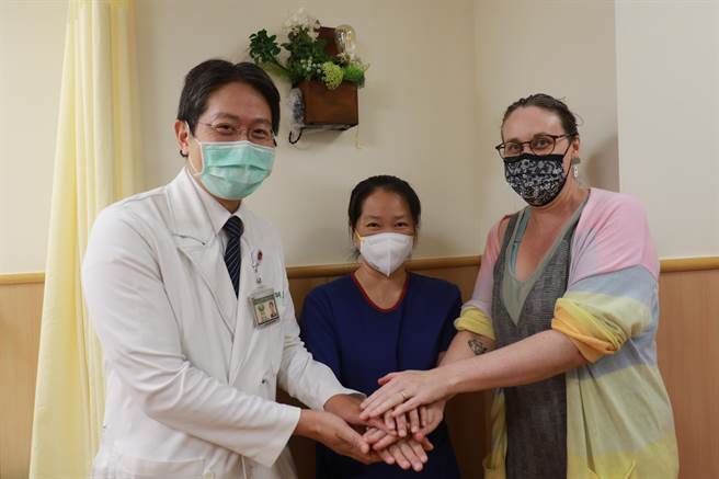 女子因先天性「肾盂输尿管接合处狭窄」致肾积水，医生为她摘除无功能的右肾，术后恢復良好。（台中慈济医院提供／陈淑娥台中传真）