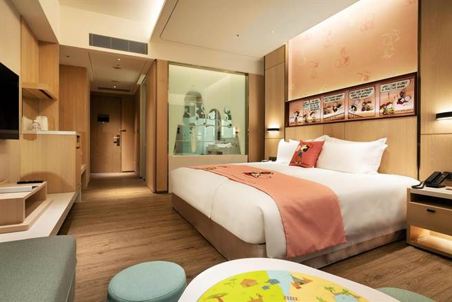 名人堂花园大饭店「史奴比主题套房」，可尽情倘佯在充满童趣的史奴比棒球世界。（HotelsCombined提供）