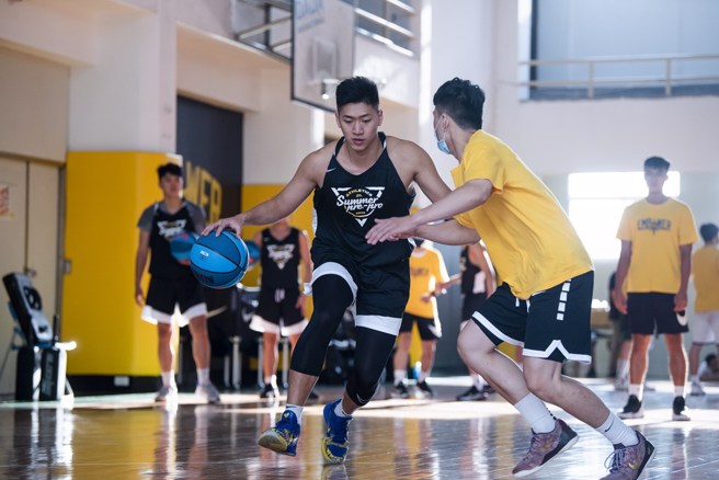 即将投入T1联盟选秀的义守大学邱子轩。(启程国际运动行销提供)