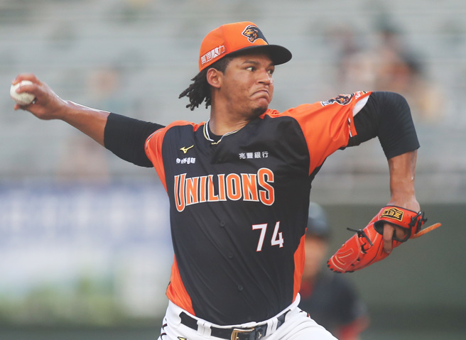 統一獅洋投柯瑞。（季志翔攝）