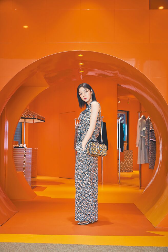 薛仁雅在《社内相亲》完结后仍受到不少关注，近期更受BURBERRY邀请参与品牌快闪店活动。（BURBERRY提供）