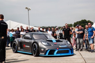 從Goodwood啟程世界巡迴 Porsche GT4 ePerformance 純電跑車全球首度登場