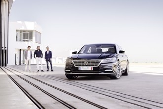 慶祝 Phaeton 問世 20 週年 Volkswagen 首次公開無緣的 Phaeton D2 原型車！