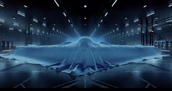 中方空军2021年1月在招飞宣传片片尾，秀出一架被白色布幕覆盖的下一代长程战略隐形轰炸机。（中国空军）