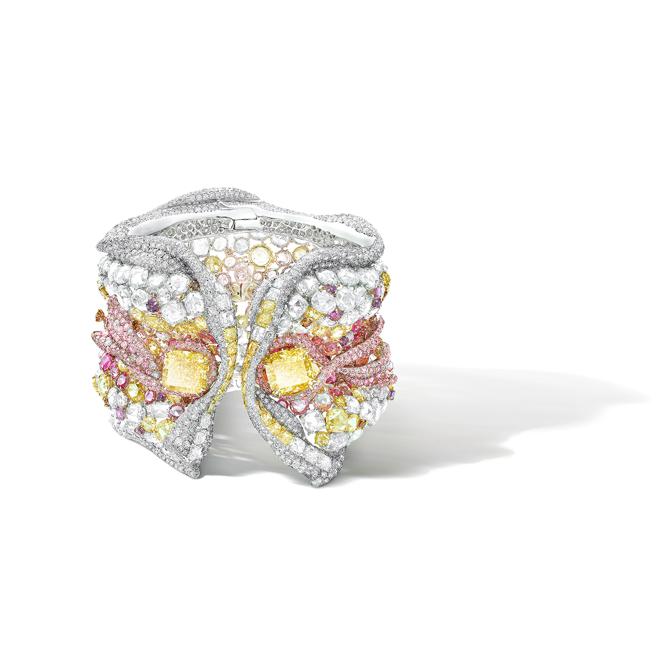 CINDY CHAO今年新款 Black Label Masterpiece VII大师系列贵族佳人缎带手环。（CINDY CHAO提供）