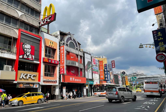 麦当劳台中中正店结束营业，传房东曾两度降租，仍留不住人。（冯惠宜摄）