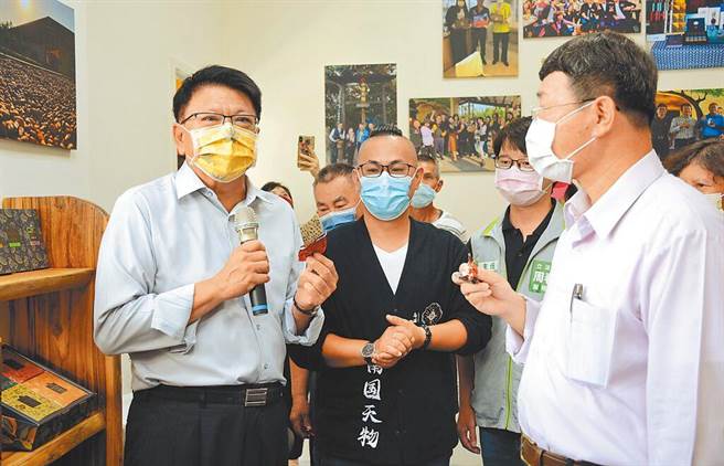 外傳民進黨將由屏東縣長潘孟安（左）角逐新北市長。（本報資料照片）