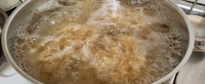 营养师建议，北海岸郊区常有店家贩售石花菜，民眾可自行烹煮为石花冻，过程超简易。（图／报系资料照片）