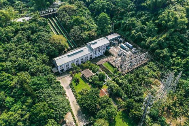 高雄市政府文化局8日表示，8至10月间将展开「文博遶境」探寻高雄百年秘境游程，推出30条独家游程，内容包罗万象，其中包含可探访百年来持续运转的「竹仔门电厂」。（图/ 中央社）