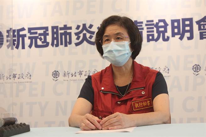 新北市卫生局长陈润秋表示，目前中央预计21日会把疫苗配送到地方政府，新北市若21日收到，就会在当天由几家医学中心先开始施打，后续会安排医疗院所做为施打场所。（陈慰慈摄）