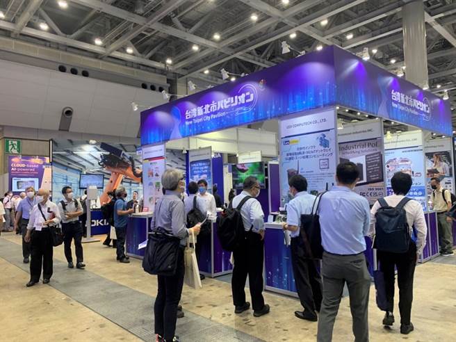 新北市经发局6月底携手12家在地企业前往东京有明展览馆（Tokyo Big Sight）参加「2022日本移动通讯应用展」，吸引多家国际知名企业洽询，商机上看1.5亿元。（新北市经发局提供）