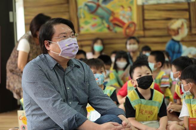 得知前日相安倍遇刺，基隆市长林右昌在脸书发文为他集气。（基隆市政府提供／张志康基隆传真）