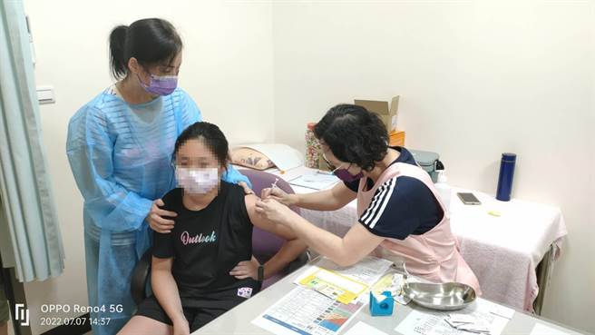 金门儿童第2剂疫苗已有598人完成接种。 （县府提供）