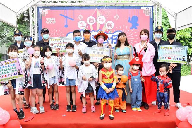 「玩趣潮公仔」主題特展，從即日起一直到8月28日，在福興穀倉C展覽館展出。（彰化縣文化局提供／吳敏菁彰化傳真）