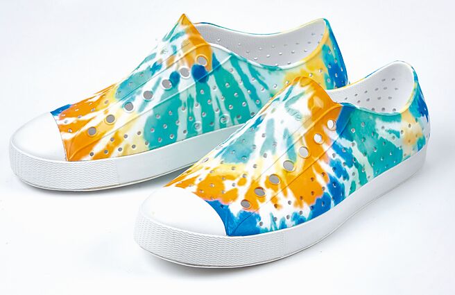 SOGO忠孝館NATIVE JEFFERSON渲染透氣鞋，原價2180元，特價1962元，限15雙。（SOGO提供）