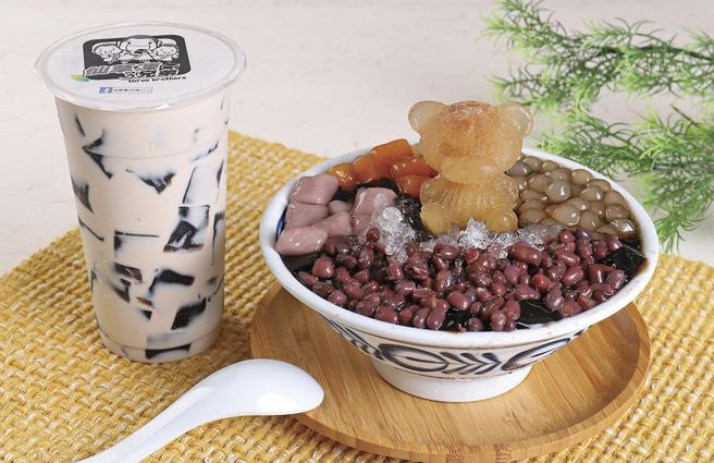 大葉高島屋的QQ嫩仙草「冬瓜仙草熊熊」，100元。（大葉高島屋提供）