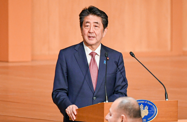 安倍晋三昨在街头遭枪击身亡。（图／达志影像）