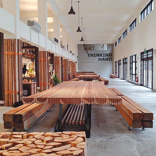 台北市议员李明贤调阅资料发现，南港瓶盖工厂委外经营至今，居然仅有１个月有获利，总累积亏损达到2659万元，图为南港瓶盖工厂内部。（南港瓶盖工厂台北制造所提供／陈薏云台北传真）