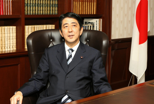 安倍晉三是日本在位最久的首相，分別在2006年到2007年、2012年到2020年兩度掌權。(圖／美聯社)