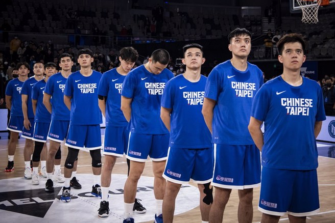 中华男篮在世界杯资格赛期间都遵守着主办单位防疫规定。(取自FIBA官网)