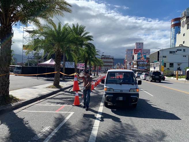 花蓮夏戀嘉年會今晚起一連5天，在東大門廣場舉行。警方實施周邊道路管制。（花蓮警分局提供）