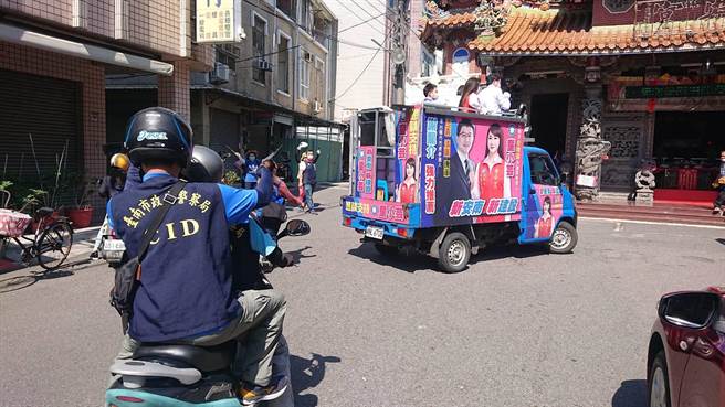 受日本前首相安倍晉三遭暗殺效應影響，國民黨台南市長參選人謝龍介維安升級。（程炳璋攝）