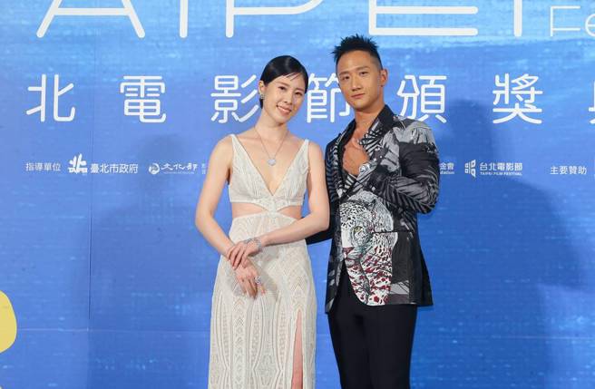 蔡亘晏（左）跟高英轩都是凭《咒》入围演员奖项。（粘耿豪摄）