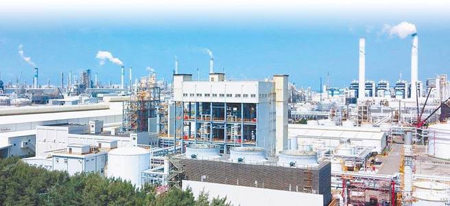 经济部从去年2月启动产业净零沟通，至今年共获得六大排碳产业25家大厂，同意参与2050年净零目标，包括台塑石化(图)、台积电、台达电、中钢、中油、丰兴钢铁等。(资料照)
