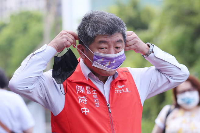 陈时中今日强调，民进党选对会决定徵召他参选台北市长。他感谢蔡英文主席和选对会的肯定，参选台北市长徵召任务的交付，「我责无旁贷，尽力承担」。（黄世麒摄）